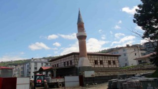 Giresunda yapımı süren taş cami geleneksel ve yöresel mimarinin izlerini taşıyor