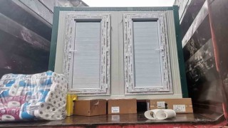 Gölcüklü hayırseverler deprem bölgesine portatif tuvalet ve duş kabini gönderdi