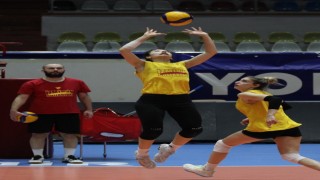 Göztepe Voleybol, İstanbul BBSK maçının hazırlıklarını sürdürdü