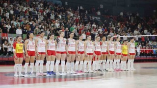 Göztepe Voleybol, zirveyi bırakmadı