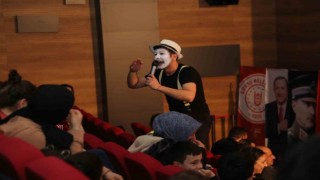 Gürsuda ücretsiz sinema ve tiyatro keyfi
