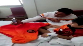 Hastanede tedavi olan Ömer Halis, Galatasaraylı futbolcular ile görüştü