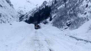 Havalar ısınıyor, kar erimesi ve çığ riskine dikkat!