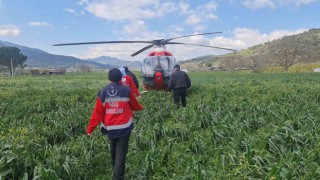 Helikopter tarlaya indi, doktorlar 2 saat mücadele etti, işçi kurtarılamadı