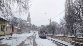 Hisarcık Karbasan köyünde kar kalınlığı 10 santimetreyi aştı