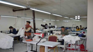 Huzur ortamının sağlandığı Şırnaktan İstanbula tekstil ürünü ihraç ediliyor