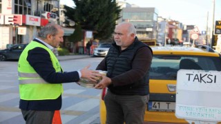 İftar saatinde 420 taksiciye sıcak yemek dağıtıldı