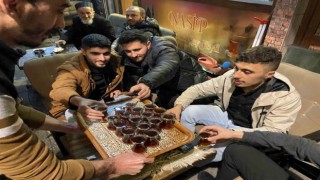 İftardan sahura vazgeçilmez lezzet, közde çay