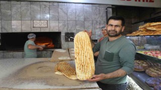 Iğdırda fırınlarda Ramazan pidesi mesaisi