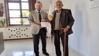 İhtiyaçları için biriktirdiği 20 bin TLyi depremzedelere bağışladı