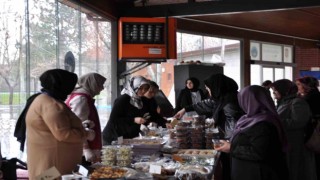 İlim Hikmet Vakfı, depremzedeleri Hayır Çarşısında ağırladı