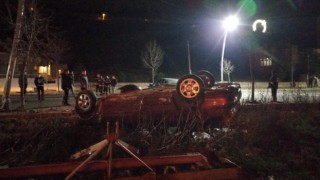 İpsalada iki otomobil kafa kafaya çarpıştı: 1i ağır 3 yaralı