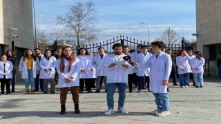 İstanbul Üniversitesi Veteriner Fakültesi öğrencileri eylemlerini sürdürüyor
