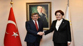 İYİ Parti lideri Akşener, Gelecek Partisi Genel Başkanı Davutoğlu ile bir araya geldi