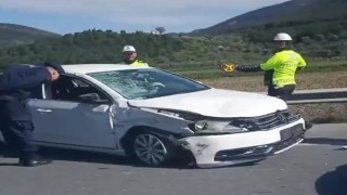 İzmirde feci kaza: Araçtan inerken otomobilin çarptığı adam hayatını kaybetti