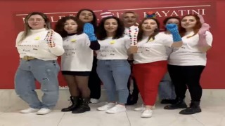 İzmirli öğrenciler ‘Rengimiz Belli Olsun” dedi