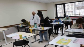 İzmit Belediyesi Çınar Akademide kabul kurum sınavı gerçekleşti