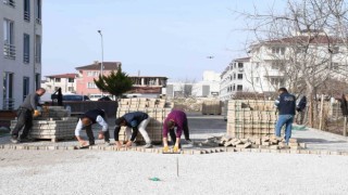 İznikte kilitli parke taşı çalışmaları devam ediyor