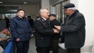 Jandarma ekiplerinden Yaşlılar Haftası ziyareti