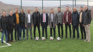 Kabakcı ve Önal, Pınarbaşı Stadını inceledi