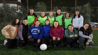Kadınlar günlerini futbol maçı ile noktaladı