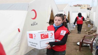Kadınlar, Türk Kızılaya katkı sağlıyor