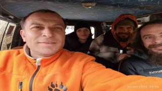 Kamp yaptıkları bölgede kaybolan 3 kişi saatler sonra bulundu