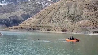 Kano yapan öğretmenlere yaban ördeği eşlik etti