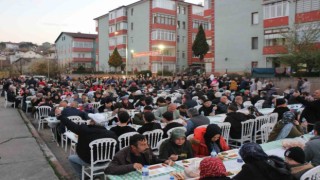 Karabükte ilk geleneksel mahalle iftarı Aydınlıkevlerde yapıldı