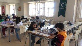 Karamanda ‘Yeşilay Haftası Satranç Turnuvası düzenlendi
