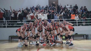 Karşıyaka Voleybol, durdurulamıyor