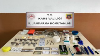 Karsta jandarma ekipleri sahte diş doktorunu yakaladı
