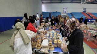 Kastamonuda 2,5 saatte binden fazla ürün satıldı, geliri depremzedelere bağışlandı