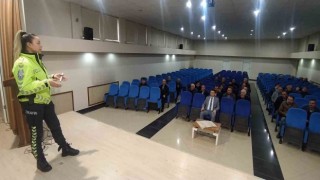 Kastamonuda muhtarlara trafik eğitimi
