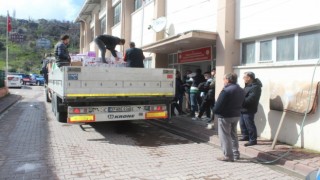 Kastamonudan deprem bölgesine Ramazan kolisi yardımı