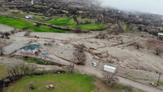 Kayıp 2 kişinin arama çalışması dron ile görüntülendi