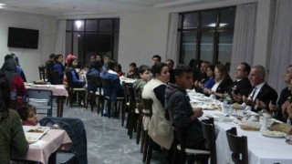 Kaymakam Aksoy, depremzedeler ile iftar yaptı