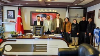 Kaymakam Topsakaloğludan deprem mesaisi harcayan personele plaket