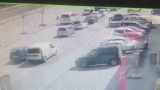 Kızına sarkıntılık yaptığını iddia ettiği adamı yol ortasında kurşunladı