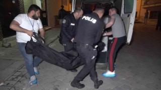 Kocasını göğsünden ve karnından bıçaklayarak öldürdü
