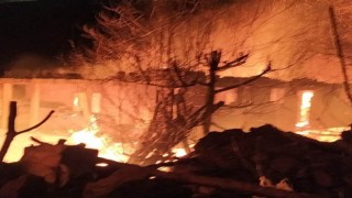 Köy evinde çıkan yangın paniğe neden oldu