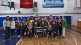 Köyceğiz veteran kadın voleybol takımı turnuvaya farkındalık kattı