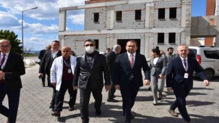 Kuşadası Devlet Hastanesi Diyaliz Merkezinde çalışmalar devam ediyor