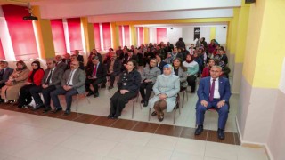 Kütahyada depremzede kadınlara yönelik konferans