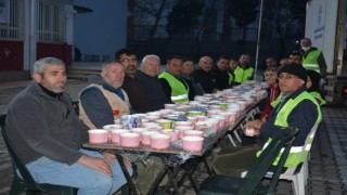 Lapseki Belediyesi deprem bölgesinde iftarlara devam ediyor