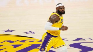 LeBron James en az 3 hafta daha yok