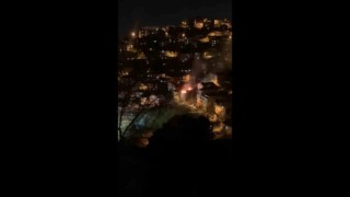 Maltepede 3 katlı binanın çatısında korkutan yangın