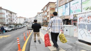 Mamak Belediyesi personeli depremzedelerle gönüllü kardeş oldu