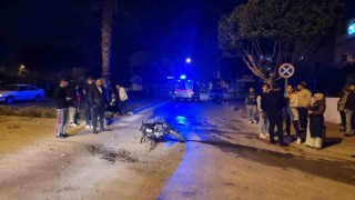 Manavgatta otomobille motosiklet çarpıştı: 1 yaralı