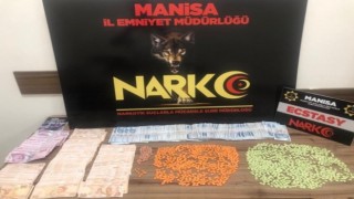Manisada uyuşturucuyla yakalanan 3 şüpheli tutuklandı